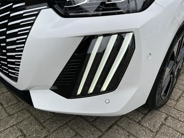 Peugeot 208 1.2 Turbo 100 PK Allure 2025 Benzine 40