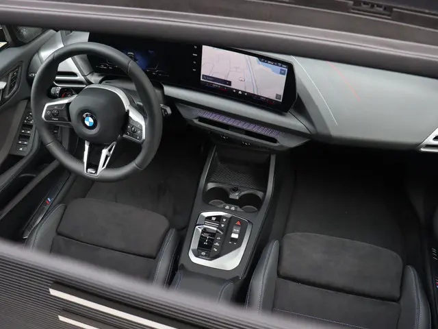 BMW 1 Serie 120 2025 Benzine 17