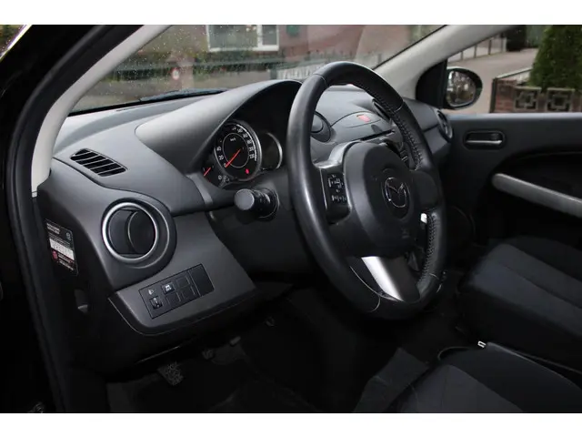Mazda 2 1.3 Hanabi 2013 Benzine 9