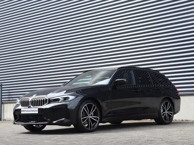 BMW 3 Serie Touring 330e xDrive 2024 Hybride Benzine 35