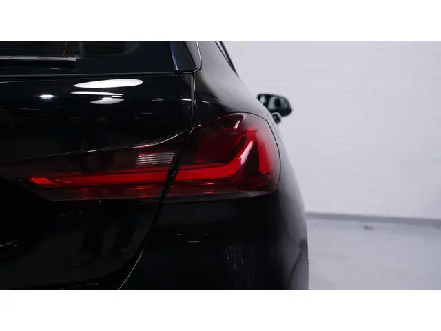 BMW 1 Serie 118i Advantage 2022 Benzine 9