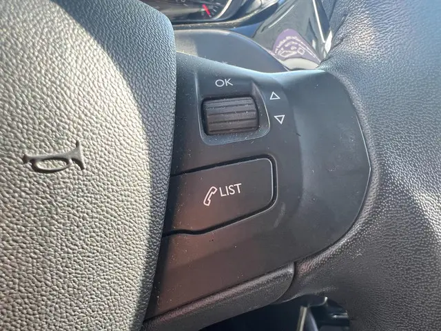 Peugeot 208 1.2 PureTech Style Pack navi 2015 Benzine 12