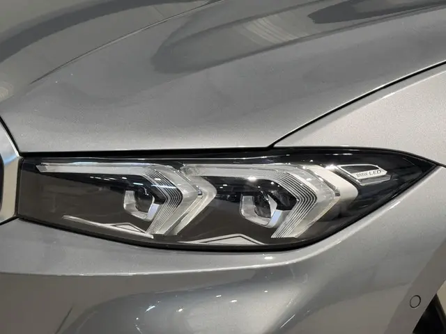 BMW 3 Serie Touring 320e 2022 Hybride Benzine 24