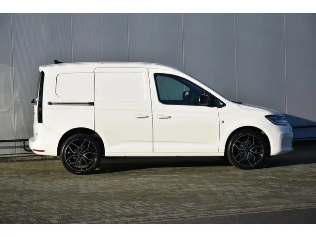 Volkswagen Caddy Cargo 2.0 TDI 1st Edition 2021 Diesel 6