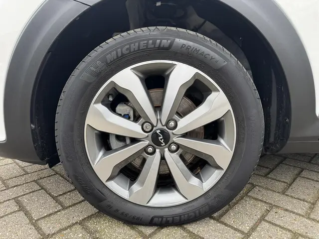 Kia Stonic 1.0 T-GDi MHEV DynamicLine 2023 Benzine 35