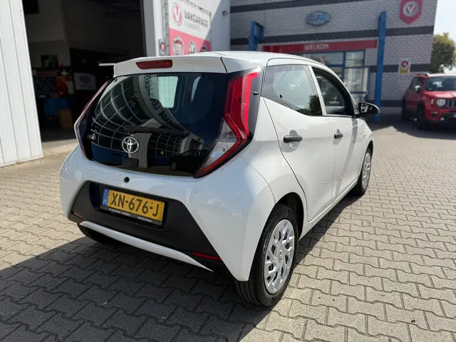 Toyota Aygo 1.0 VVT-i x-fun 2019 Benzine 8