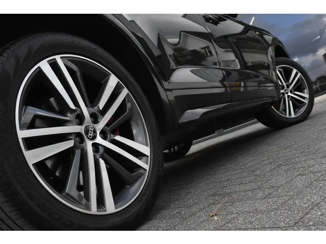 Audi Q5 55 TFSI e S edition 2022 Hybride Benzine 8