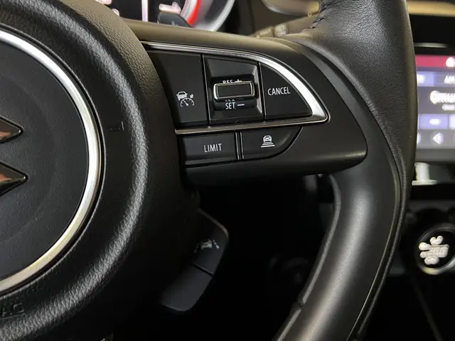 Suzuki Swift 1.2 SportLine Smart Hybrid 2023 Benzine 11