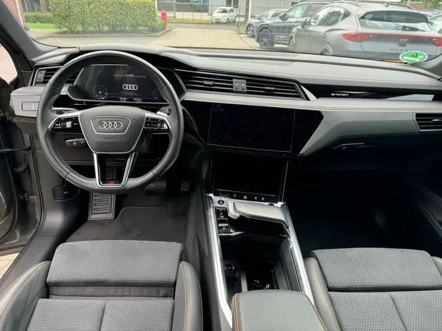 Audi e-tron 50 quattro S edition 71 kWh 2022 Elektrisch 10