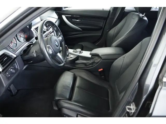 BMW 3 Serie Touring 320i M-Sport 184pk 2017 Benzine 6