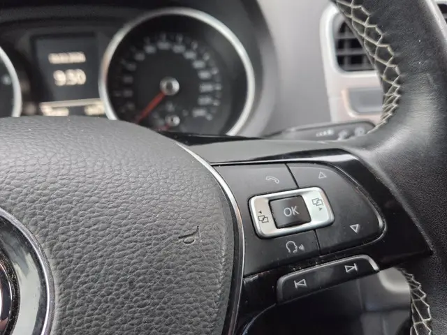 Volkswagen Polo 1.0 2015 Benzine 12
