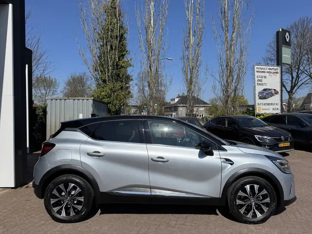 Renault Captur 1.3 TCe 140pk EDC Techno 2024 Benzine 4