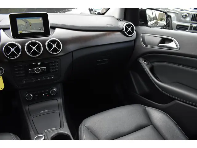 Mercedes-Benz B-Klasse 200 AUT7 Prestige 2013 Benzine 9