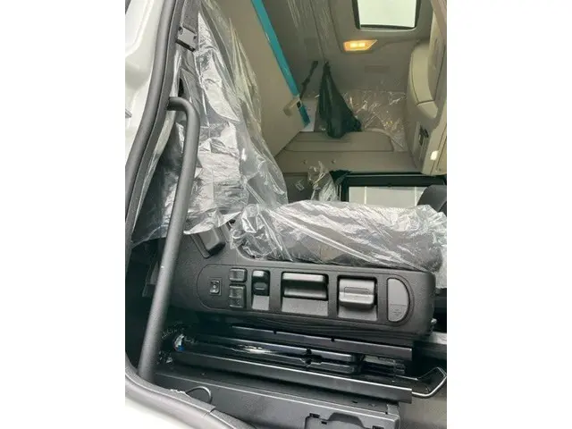 Iveco X-Way 570 6x2 haakarmsysteem 30 ton 2025 Diesel 17