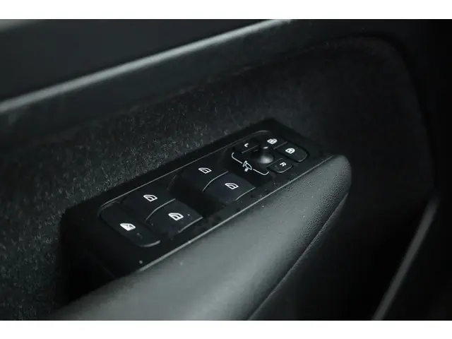 Volvo XC40 1.5 T4 Recharge R-Design 2021 Hybride Benzine 7