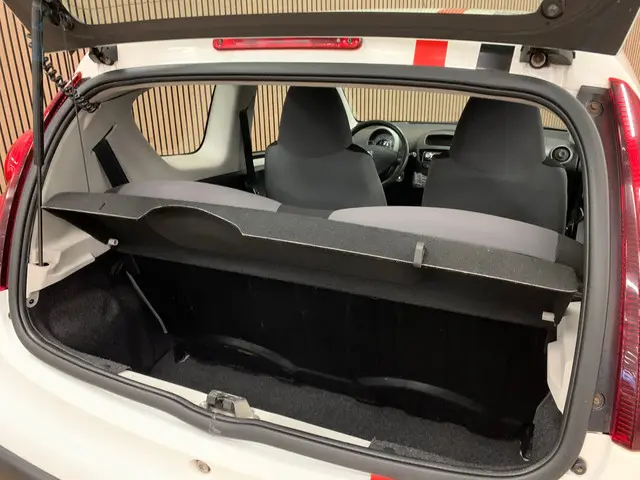 Peugeot 107 1.0 Access|85000KM| 2013 Benzine 9