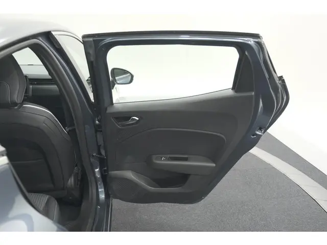 Renault Clio TCe 100 Intens 2020 Benzine 64