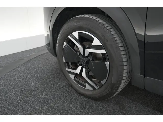 Peugeot 2008 PureTech 130 EAT8 Allure 2024 Benzine 22