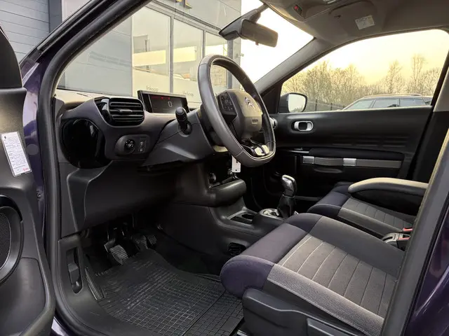 Citroën C4 Cactus 1.2 PureTech Shine 2015 Benzine 8