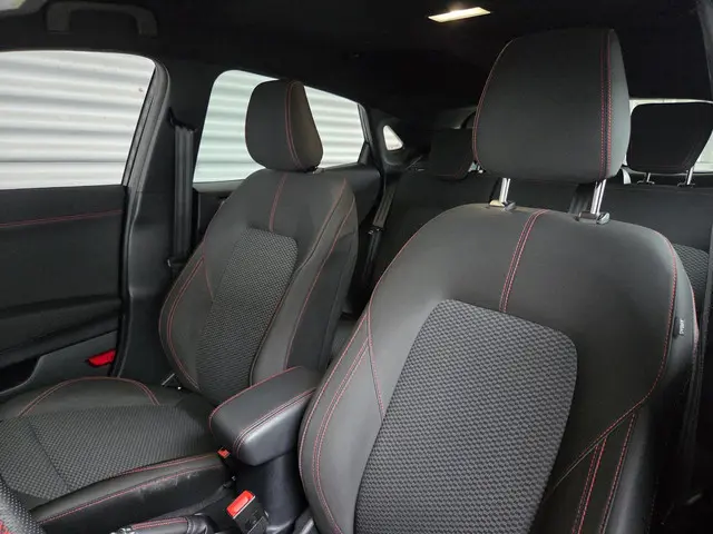 Ford Puma 1.0 EcoBoost Hybrid ST-Line 2022 Benzine 6