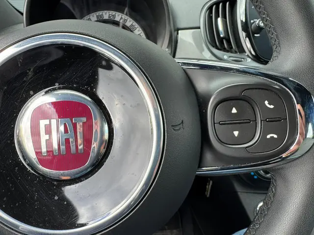 Fiat 500C 1.0 Hybrid Dolcevita 2022 Benzine 13