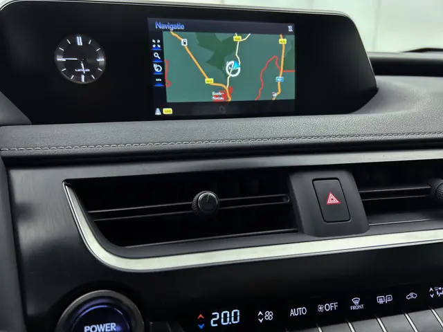 Lexus UX 250h Luxury Line 2019 Hybride Benzine 13