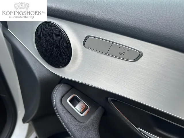 Mercedes-Benz GLC 250 4MATIC Prestige AMG 2016 Benzine 6