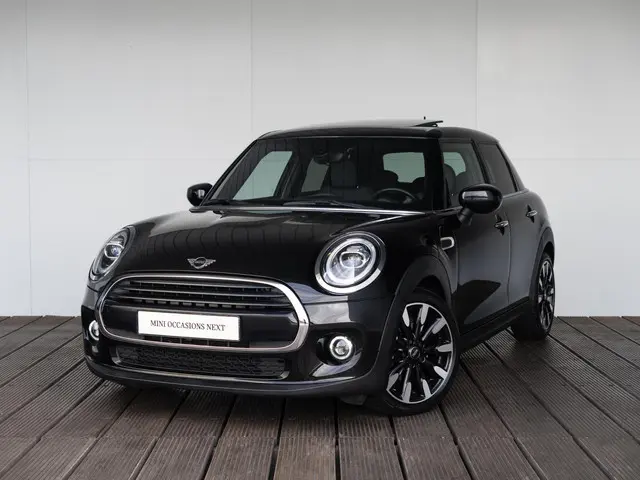 MINI 5-Deurs Cooper Aut. 2020 Benzine 32