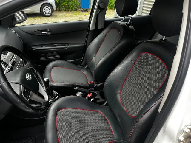 Hyundai i20 1.2i i-Catcher 2012 Benzine 10