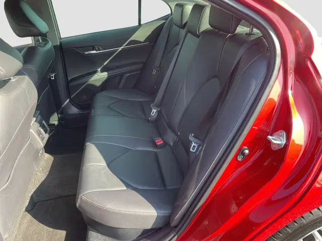 Toyota Camry 2.5 Hybrid Business + 2021 Hybride Benzine 24