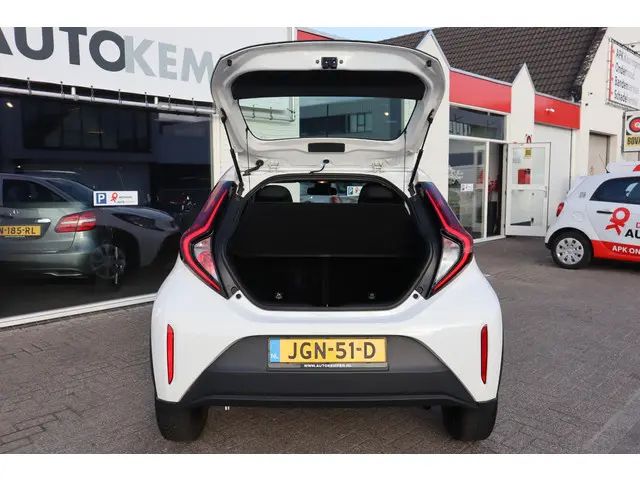 Toyota Aygo X 1.0 VVT-i MT PLAY 2022 Benzine 29
