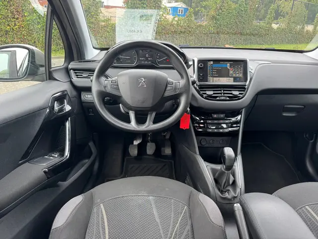 Peugeot 208 1.2 VTi Envy 2012 Benzine 4