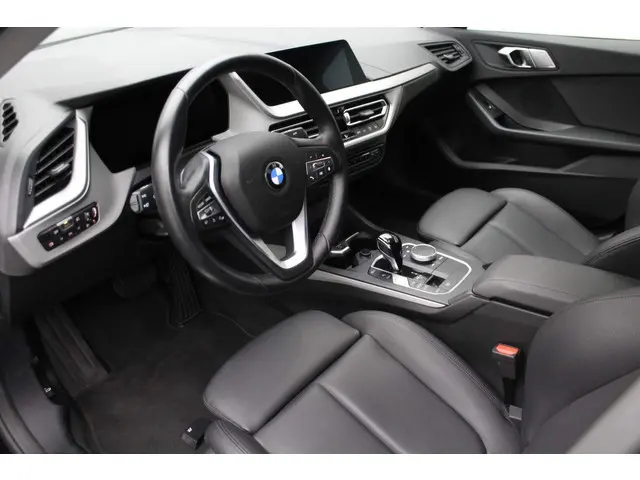 BMW 2 Serie Gran Coupé 218i High Executive 2023 Benzine 8