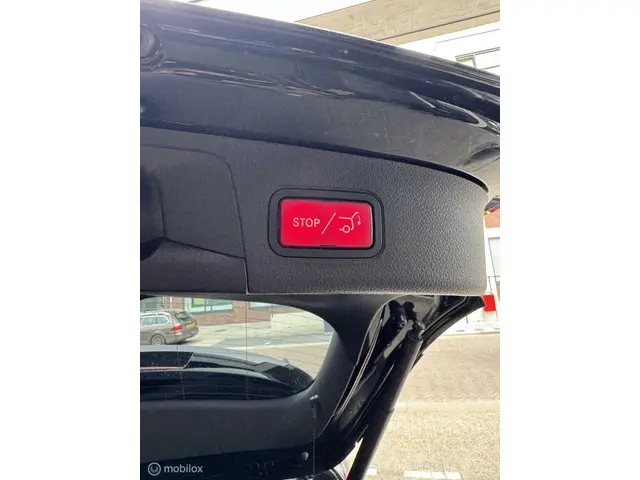 Mercedes-Benz GLA 200 AMG Line 2023 Benzine 6