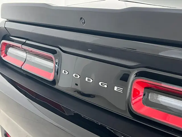 Dodge Challenger V8 Hemi R/T Shaker 2024 Benzine 23