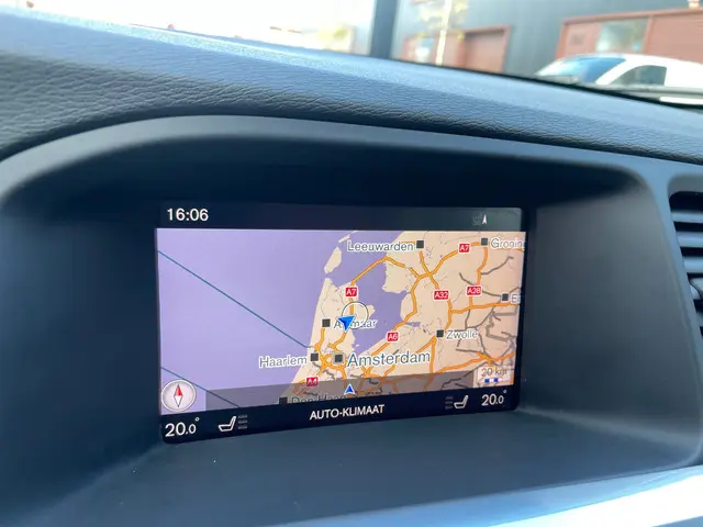 Volvo V60 1.5 T3 Nordic+ R-DESIGN AUTOMAAT 2017 Benzine 29