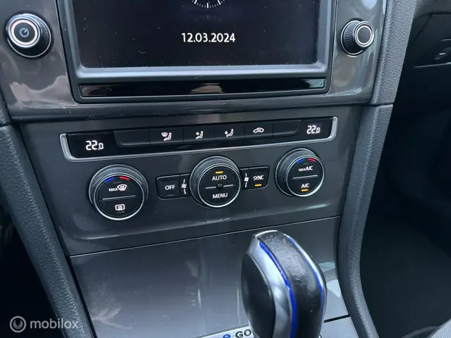 Volkswagen e-Golf , Navi , PDC V+A 2014 Elektrisch 11