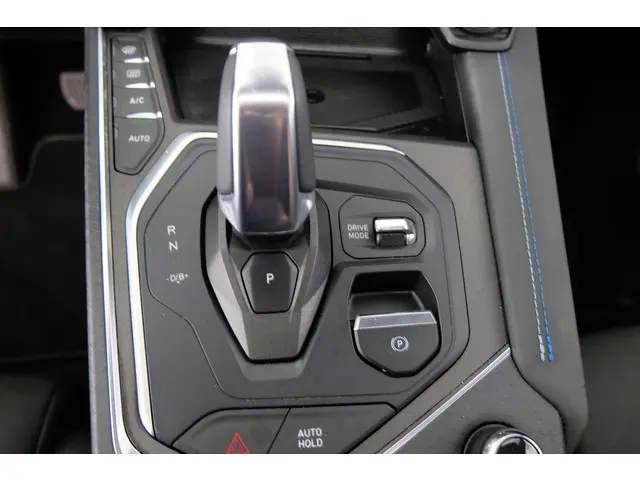 Lynk & Co 01 1.5 2023 Hybride Benzine 13