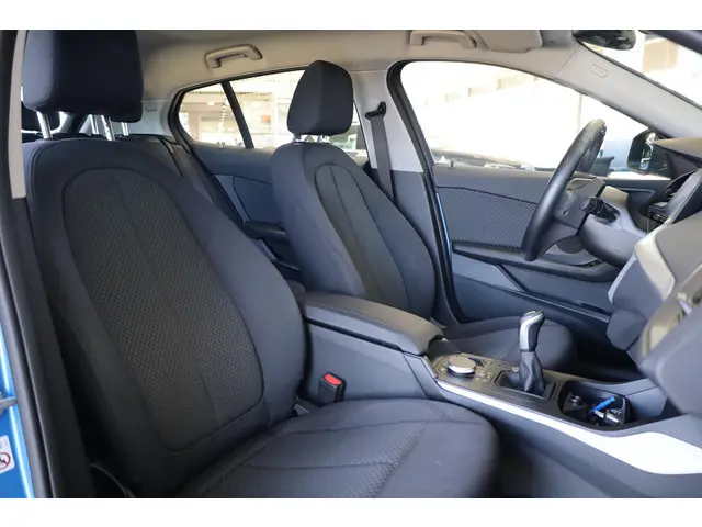 BMW 1 Serie 5-deurs 118i 2020 Benzine 10