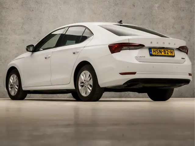 Škoda Octavia 1.0 e-TSI Sport 2023 Benzine 3