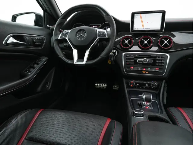 Mercedes-Benz GLA 45 AMG 4-Matic 2015 Benzine 7