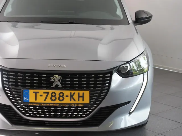 Peugeot 208 1.2 PureTech Allure Pack 2023 Benzine 14