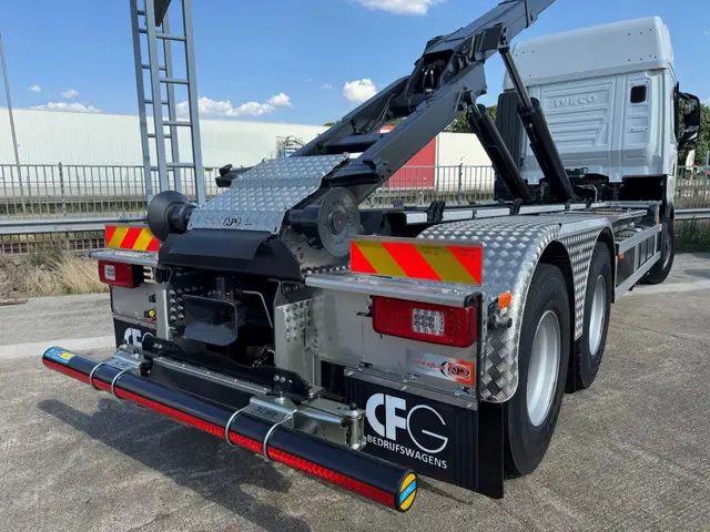 Iveco X-Way 570 6x2 haakarmsysteem 30 ton 2025 Diesel 3