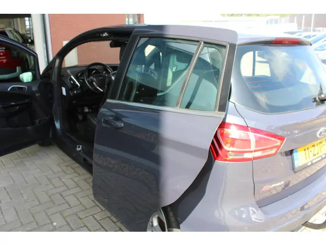 Ford B-MAX 1.0 EcoBoost 120 PK Titanium 2012 Benzine 25