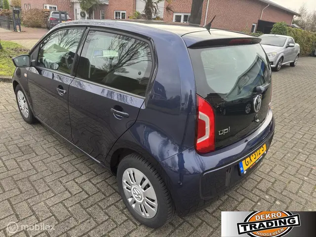 Volkswagen up! 3