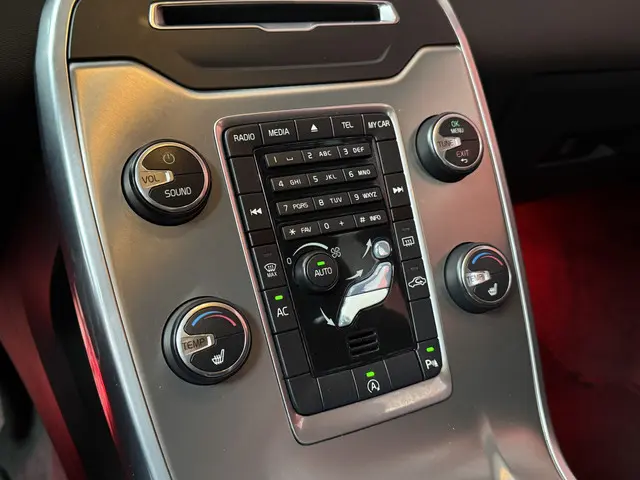 Volvo V70 1.6 T4 Summum 2013 Benzine 38