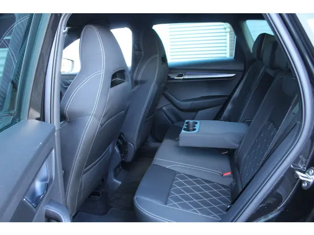 Škoda Karoq 1.5 TSI ACT Sportline Business 2023 Benzine 10