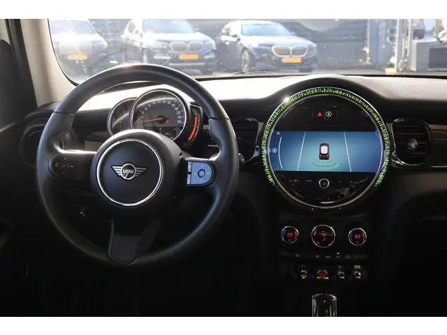 MINI 5-Deurs 1.5 Cooper Classic 2024 Benzine 10