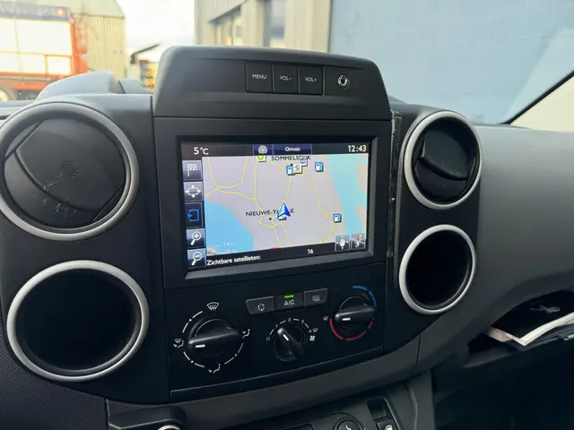 Peugeot Partner 120 1.6 BlueHDi 100 L1 XR 2016 Diesel 18