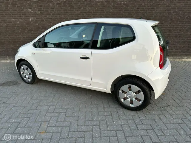 Volkswagen up! 1.0|Airco|Nieuwe Apk|Netjes| 2013 Benzine 3